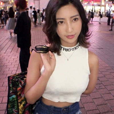 マジ軟派、初撮。 1523 「タイキックでストレス発散しませんか！」の企画で重いキックをかましてくれた美女をナンパ！お酒が進むとマッチョな男優の筋肉をさわさわ…ついでに巨根を見せるとまんざらでもない？クールに見えて敏感！覚醒すると自ら騎乗位で腰を振りまくるエロさに驚愕！