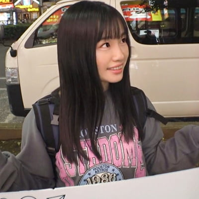 マジ軟派、初撮。 1558 新宿で映えスポットを提供していたら引っかかったのは天真爛漫な美少女！グイグイ来られると弱い性格？流されSEXでイキまくり！